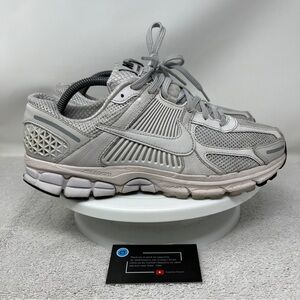 Nike Zoom Vomero 5 Men’s Size 8.5 Sneakers Beige Lace Up Shoes BV1358-001